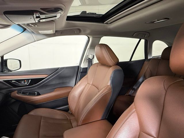 Used 2022 Subaru Outback Touring AWD/4WD image 6
