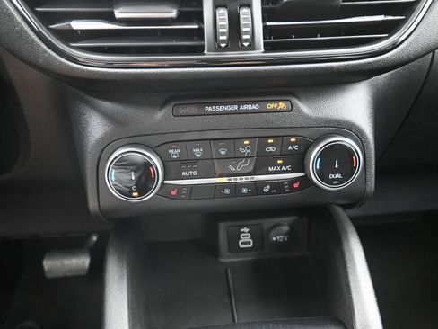 Used 2025 Ford Escape ST-Line Select AWD/4WD image 17