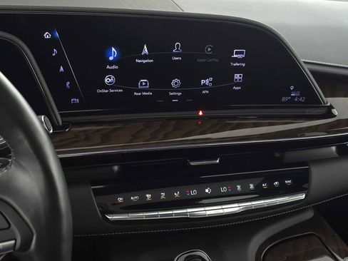 Certified 2024 Cadillac Escalade ESV Premium Luxury Platinum AWD/4WD image 32