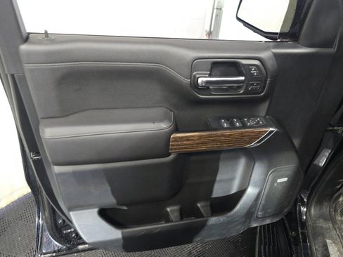 Used 2019 Chevrolet Silverado 1500 High Country w/ Technology Package AWD/4WD image 9