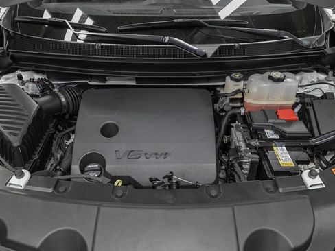 Used 2023 Chevrolet Traverse High Country w/ LPO, Floor Liner Package FWD image 11