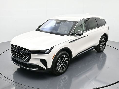 New 2026 Lincoln Nautilus Premier image 41