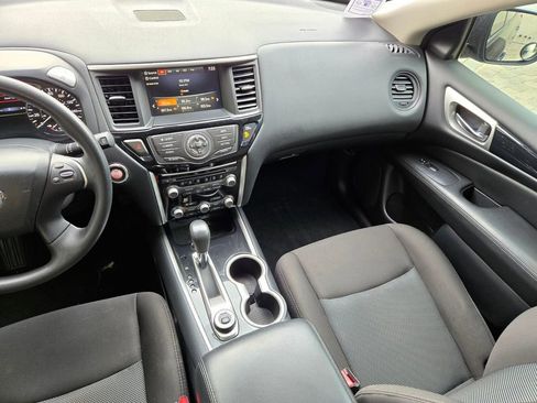 Used 2020 Nissan Pathfinder S AWD/4WD image 16
