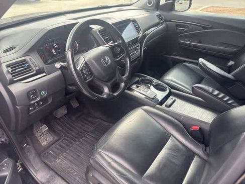 Used 2019 Honda Pilot Touring image 9