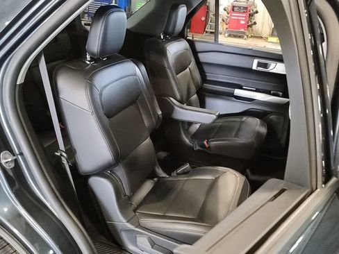 Used 2024 Ford Explorer Limited w/ Limited Technology Package AWD/4WD image 22