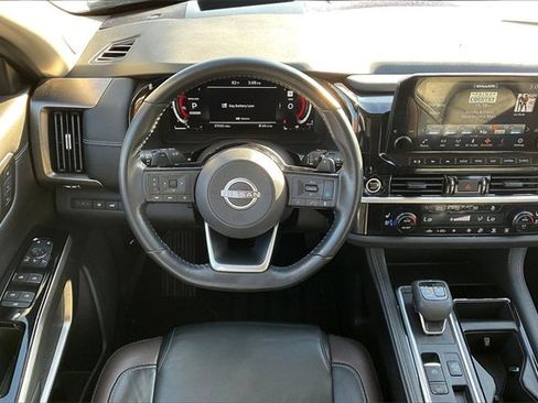 Certified 2023 Nissan Pathfinder Platinum w/ Lighting Package (N93) image 5