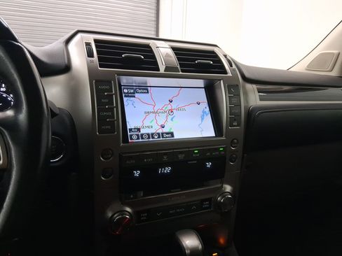 Used 2020 Lexus GX 460 Luxury image 25