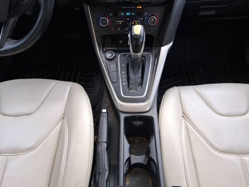 Used 2016 Ford Focus Titanium w/ Titanium Technology Package FWD image 25
