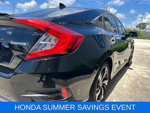 Used 2016 Honda Civic Touring image 9