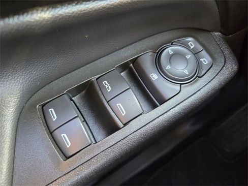 Used 2024 Chevrolet Equinox LT image 32