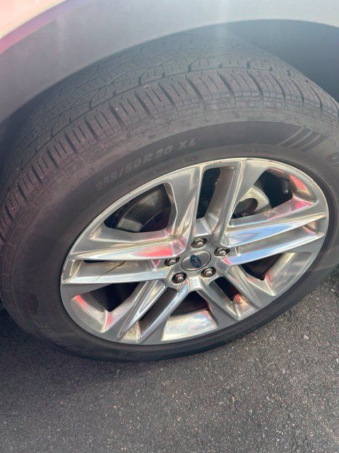 Used 2016 Ford Explorer XLT w/ Equipment Group 202A AWD/4WD image 12