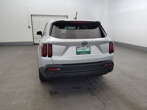 Used 2021 Kia Sorento LX image 6