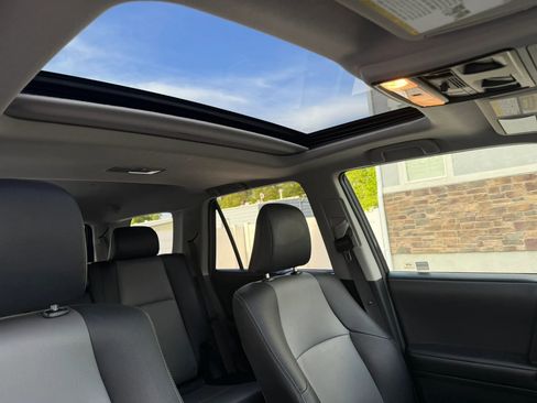 Used 2019 Toyota 4Runner SR5 Premium AWD/4WD image 19