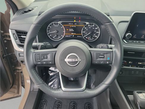 Certified 2024 Nissan Rogue SV w/ SV Premium Package image 19