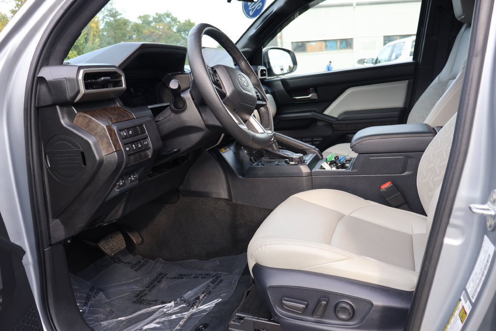 Certified 2025 Toyota Tacoma Limited AWD/4WD image 14