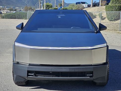 Used 2024 Tesla Cybertruck AWD Crew Cab image 10