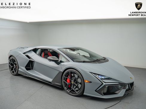 Used 2024 Lamborghini Revuelto image 1