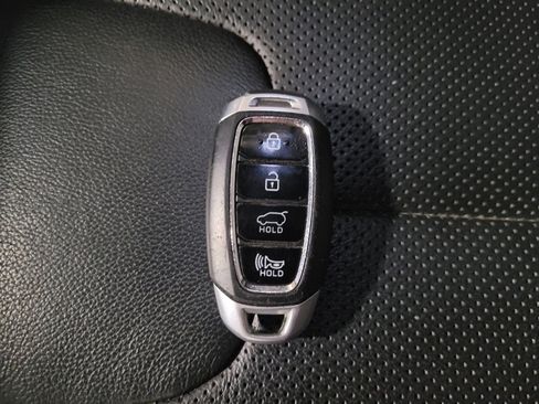 Used 2020 Hyundai Santa Fe Limited image 32