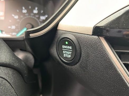 Used 2021 Ford Escape SE w/ SE Sport Appearance Package image 25