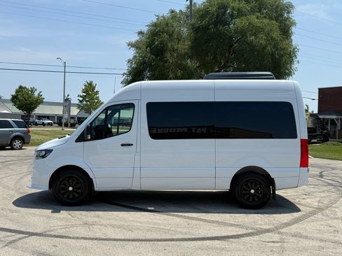 Used 2025 Mercedes-Benz Sprinter 2500 image 6