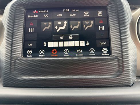 Used 2018 Jeep Wrangler Unlimited Sport S image 23