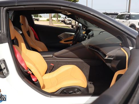 Used 2022 Chevrolet Corvette Stingray Preferred Conv w/ Z51 Performance Package RWD image 32