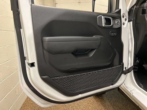 New 2026 Jeep Gladiator Sport AWD/4WD image 13