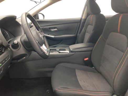 Used 2025 Nissan Sentra SR FWD image 17