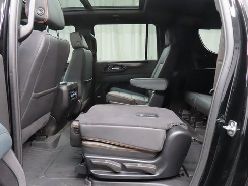 Used 2025 GMC Yukon XL AT4 w/ AT4 Premium Package image 50