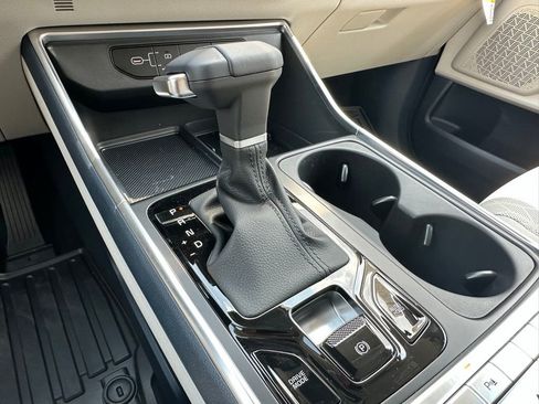 New 2026 Kia Carnival EX image 21