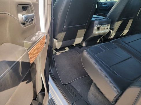 Used 2021 Chevrolet Silverado 1500 High Country w/ Technology Package RWD image 16