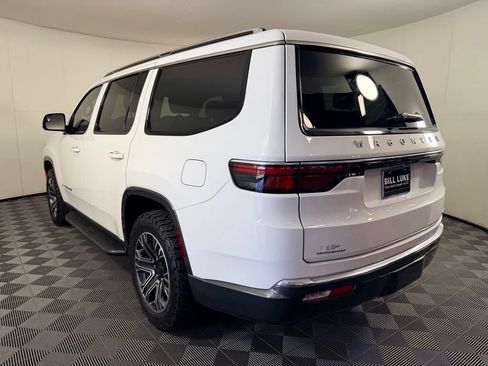 Used 2022 Jeep Wagoneer Series III AWD/4WD image 9