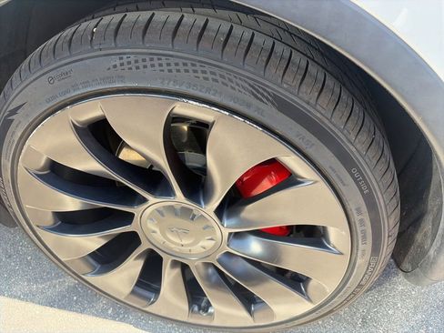 Used 2021 Tesla Model Y Performance AWD/4WD image 7