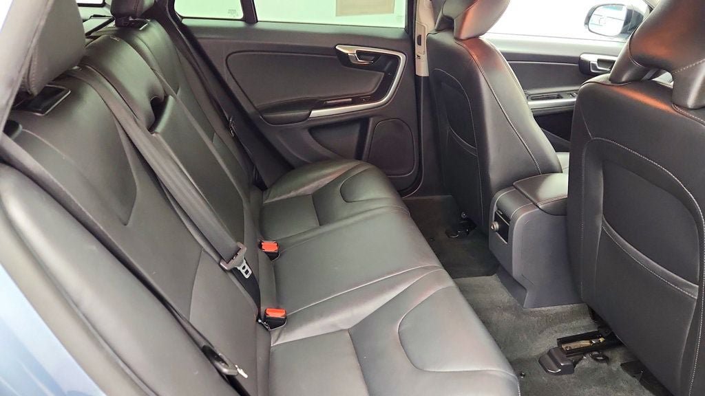 Used 2018 Volvo V60 T5 Cross Country w/ Convenience Package AWD/4WD image 23