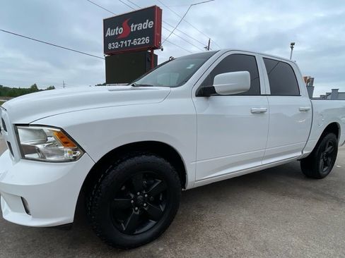 Used 2014 RAM 1500 Express RWD image 4