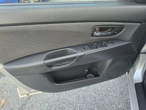 Used 2009 MAZDA MAZDA3 i Touring Value FWD image 9