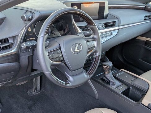 Used 2019 Lexus ES 350 image 2