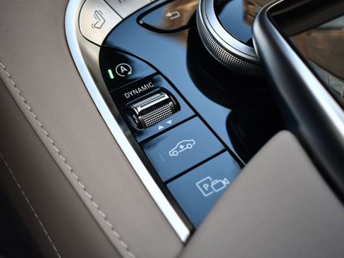 Used 2018 Mercedes-Benz S 560 4MATIC Sedan image 40