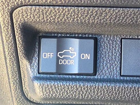 Used 2024 Toyota Tacoma TRD Off-Road image 26