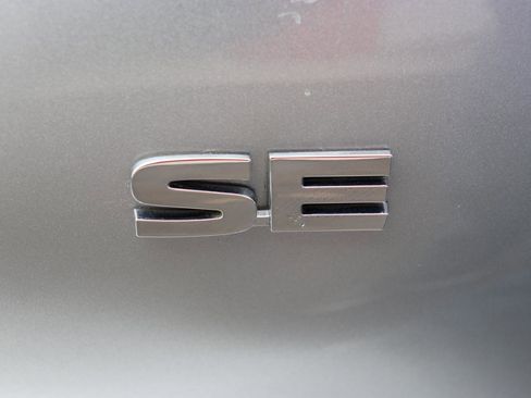 Used 2024 Mitsubishi Outlander AWD image 65