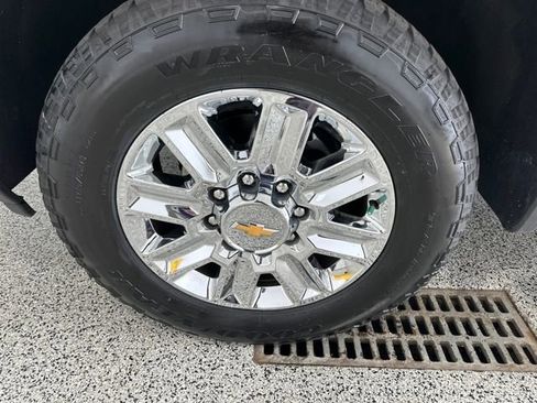 Used 2024 Chevrolet Silverado 2500 High Country w/ Technology Package image 31