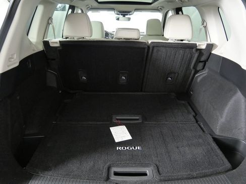 Used 2023 Nissan Rogue SL w/ SL Premium Package AWD/4WD image 17