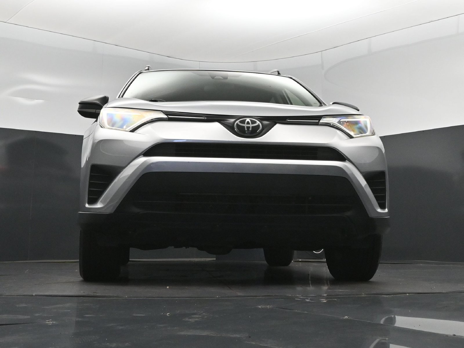Used 2018 Toyota RAV4 LE FWD image 45