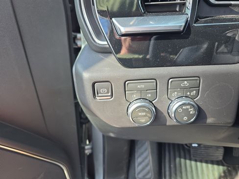 Used 2026 GMC Sierra 1500 SLE image 17