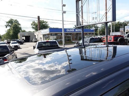 Used 2018 Ford F150 Lariat w/ Equipment Group 502A Luxury AWD/4WD image 8