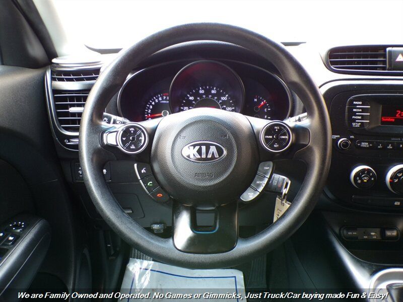 Used 2016 Kia Soul FWD image 12