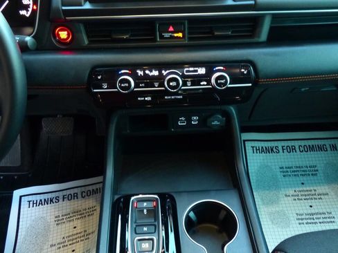 Used 2024 Honda Pilot Sport image 33