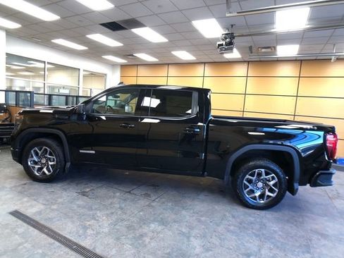 Used 2024 GMC Sierra 1500 Elevation image 4