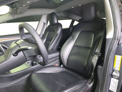 Used 2022 Tesla Model 3 Long Range AWD/4WD image 9