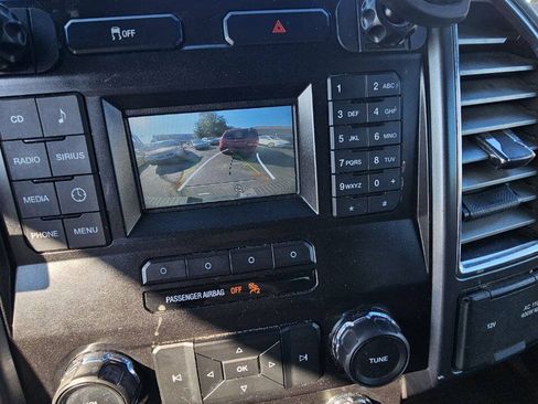 Used 2015 Ford F150 XLT AWD/4WD image 21